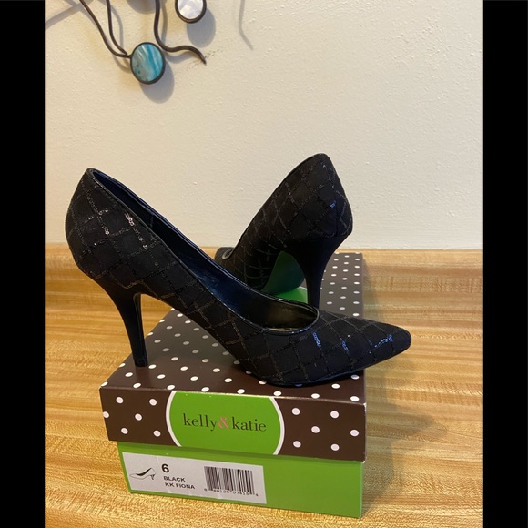 Worn Once! Sexy Sequined Pump by Kelly & Katie - Picture 5 of 8